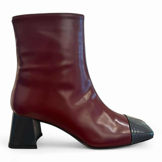 Stivaletto punta squadrata