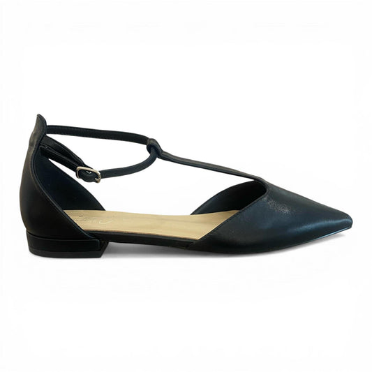 Scarpa bassa nera con cinturino T-bar