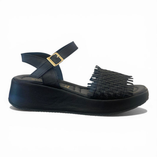 Sandalo con Zeppa Nero – Comfort e Stile Tutto il Giorno