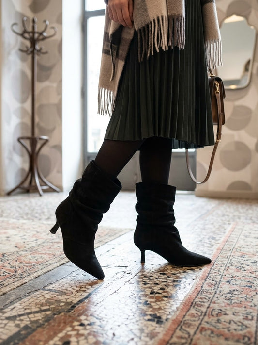 Stivaletto Slouchy SUSAN camoscio nero